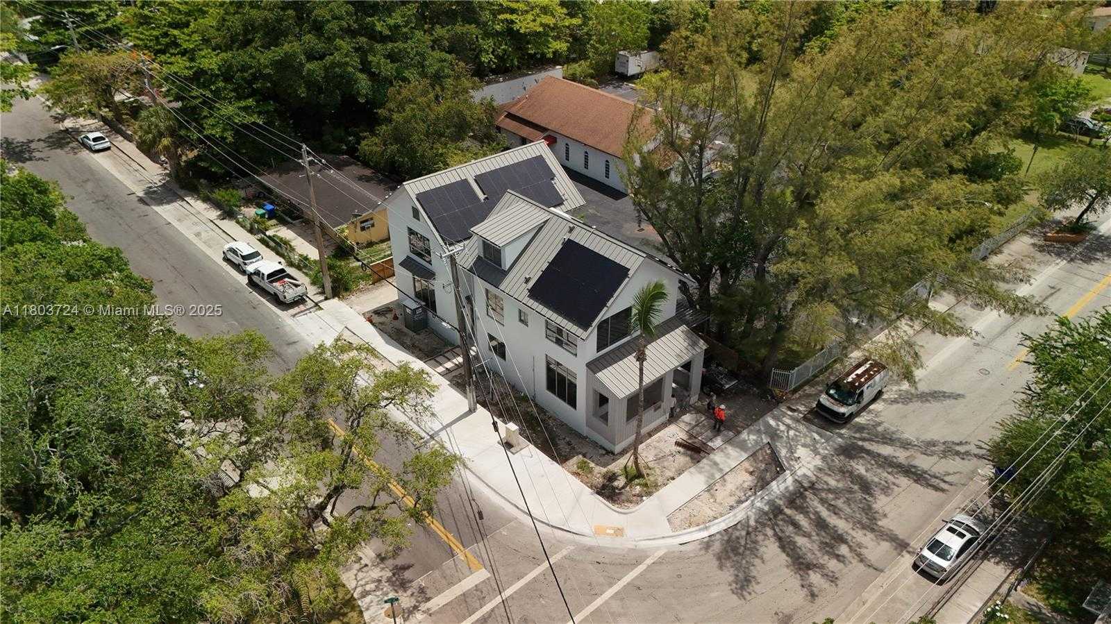 Small Image of 3604 DAY AVE #3604, Miami Number 1