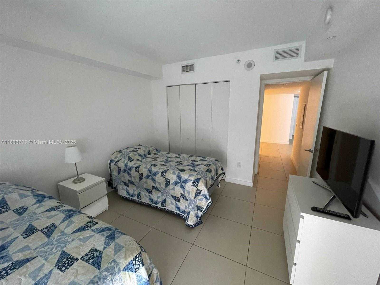 Small Image of 31 #907, Miami Number 10