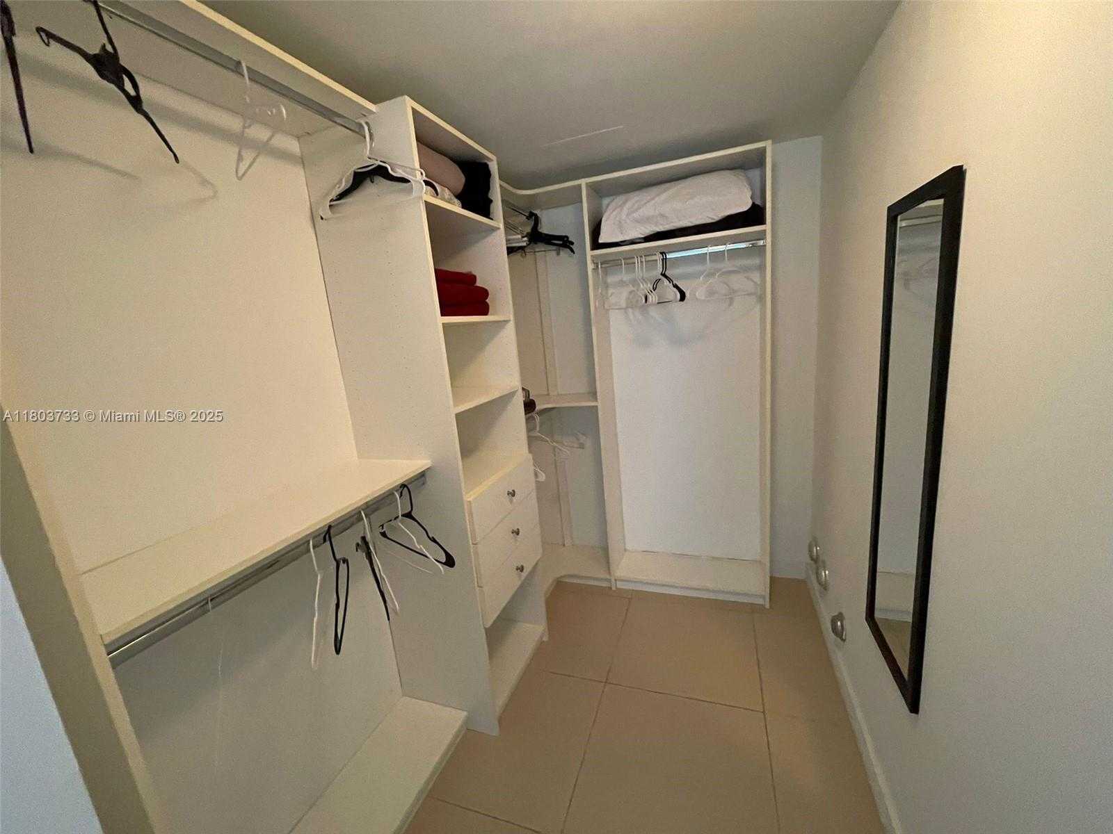 Small Image of 31 #907, Miami Number 8