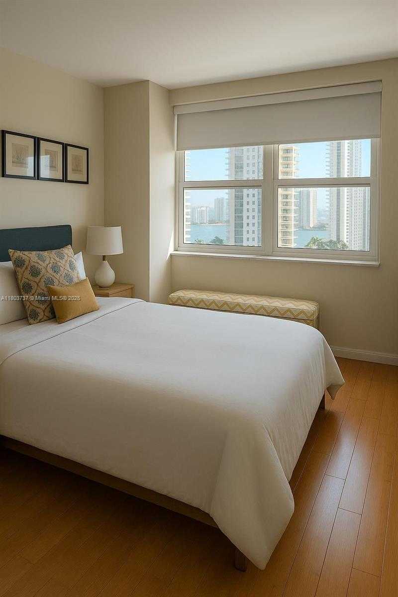 Small Image of 1155 BRICKELL BAY DR #1101, Miami Number 4