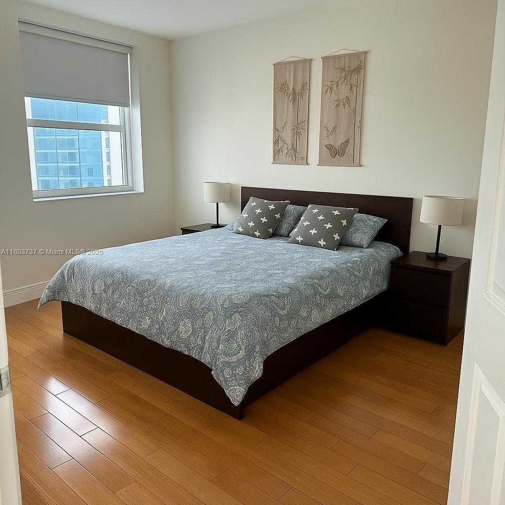 Small Image of 1155 BRICKELL BAY DR #1101, Miami Number 5