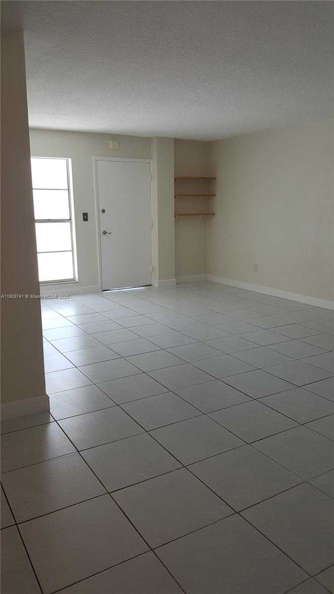 Small Image of 1340 LINCOLN RD #706, Miami Beach Number 4