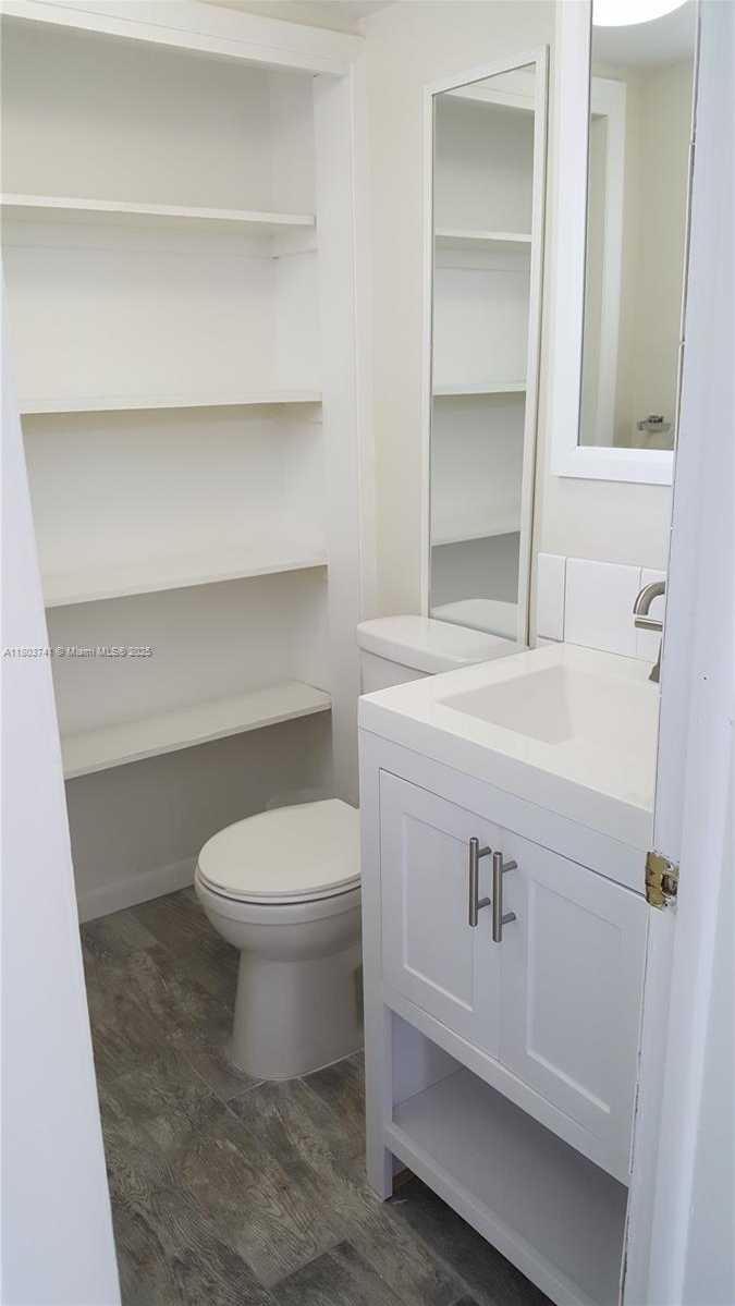 Small Image of 1340 LINCOLN RD #706, Miami Beach Number 7