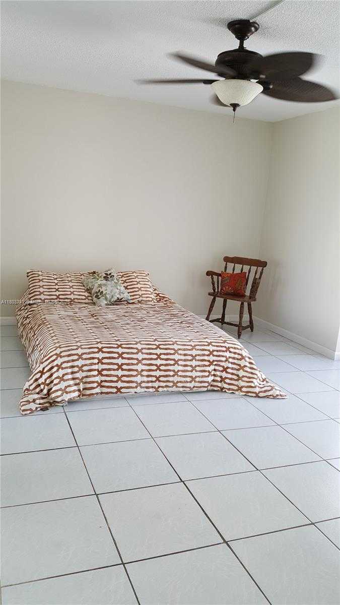 Small Image of 1340 LINCOLN RD #706, Miami Beach Number 9