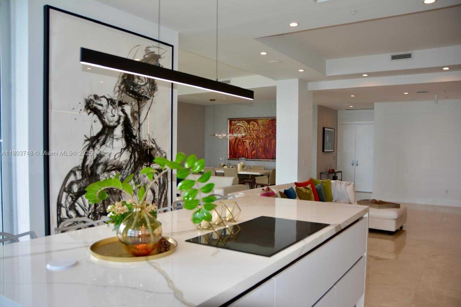 Small Image of 848 BRICKELL KEY DR #PH 4505, Miami Number 32