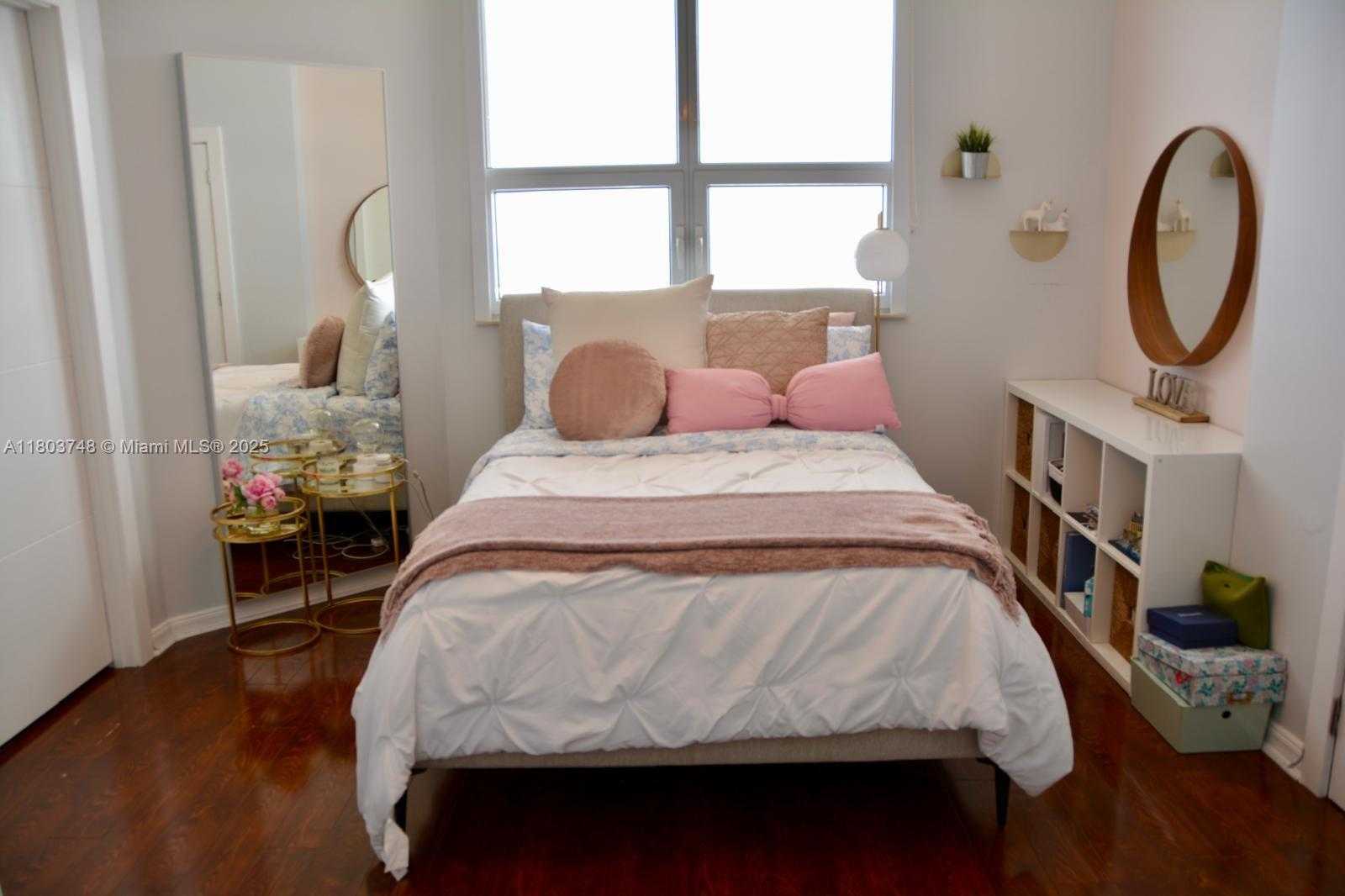 Small Image of 848 BRICKELL KEY DR #PH 4505, Miami Number 39