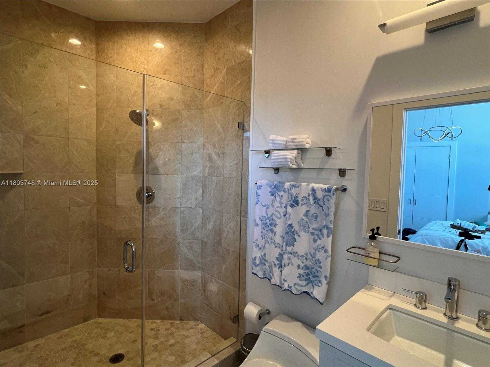 Small Image of 848 BRICKELL KEY DR #PH 4505, Miami Number 40