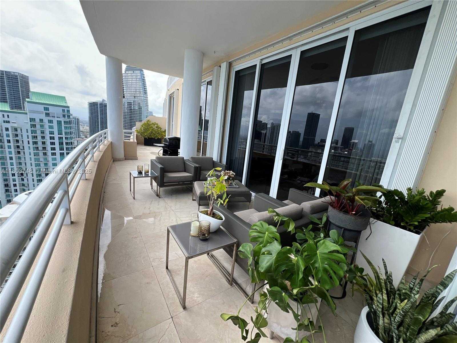 Small Image of 848 BRICKELL KEY DR #PH 4505, Miami Number 8