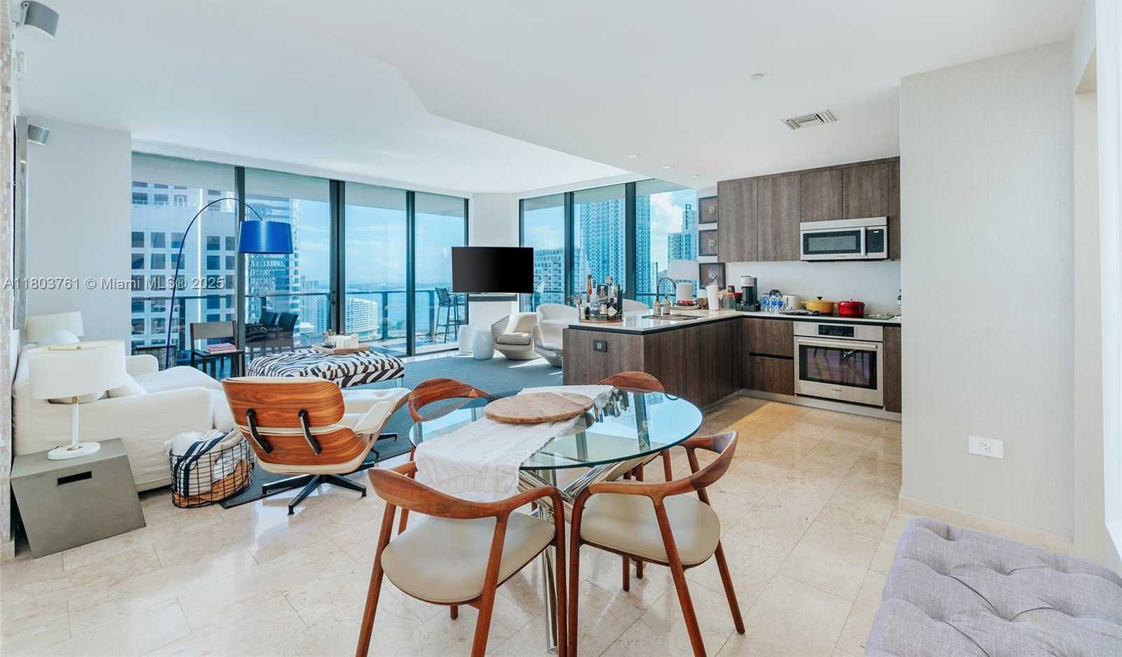 Small Image of 68 SOUTH EAST 6TH ST #2601, Miami Number 25