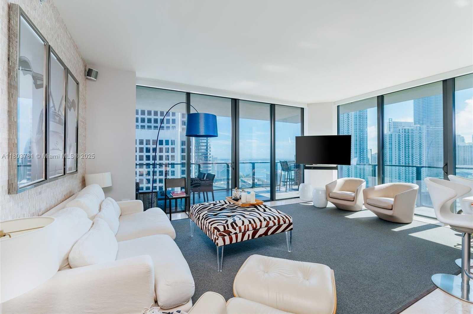 Small Image of 68 SOUTH EAST 6TH ST #2601, Miami Number 3