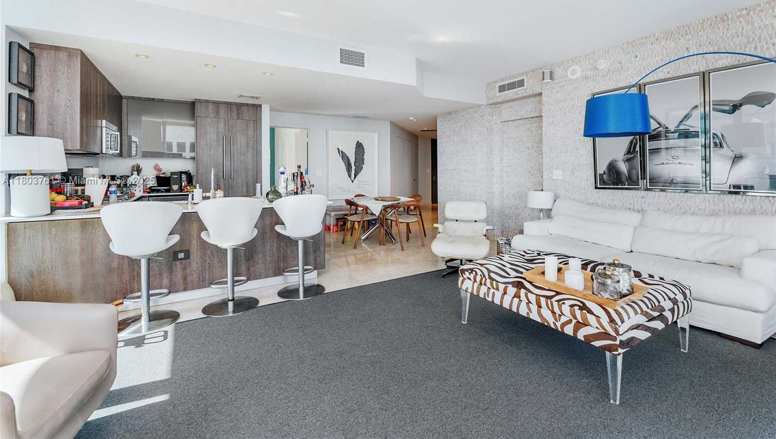 Small Image of 68 SOUTH EAST 6TH ST #2601, Miami Number 4