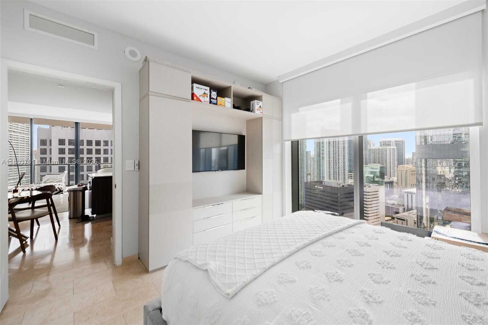 Small Image of 68 SOUTH EAST 6TH ST #2601, Miami Number 5