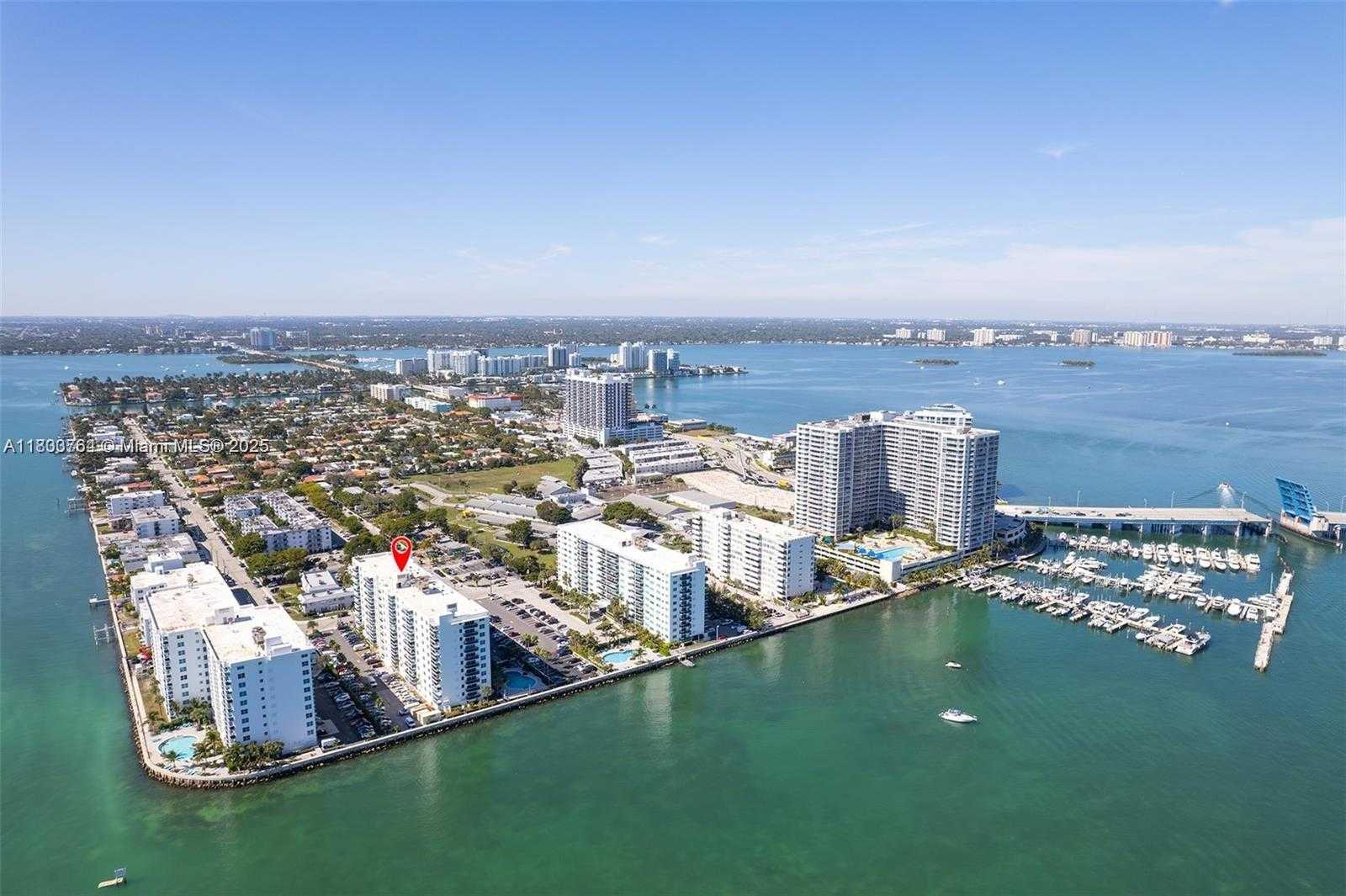 Small Image of 7501 S Treasure Dr, North Bay Village, FL 33141, USA Number 18