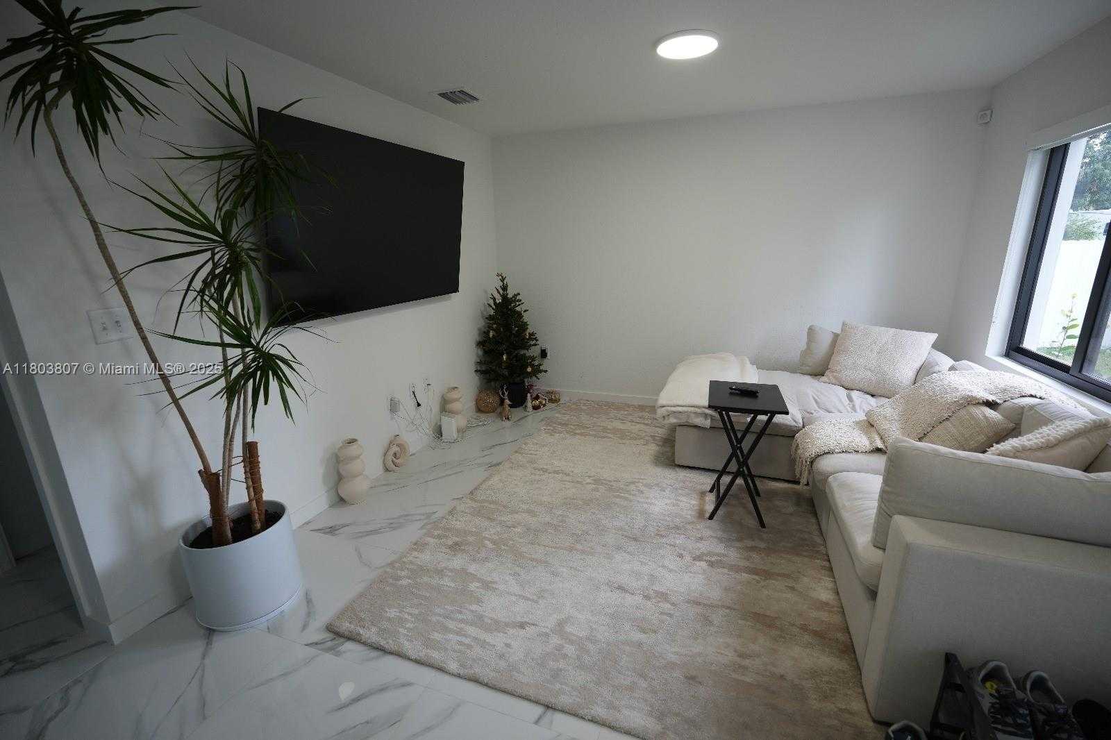 Small Image of 1805 NORTH WEST 112TH ST #Room A, North Miami Number 3