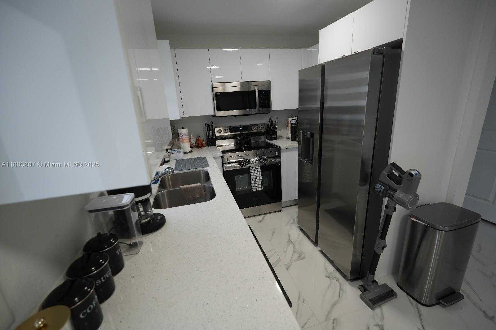 Small Image of 1805 NORTH WEST 112TH ST #Room A, North Miami Number 5