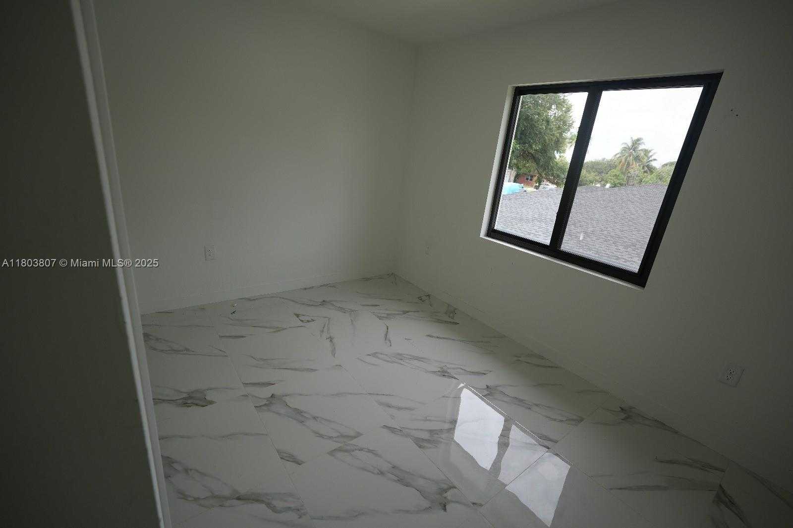 Small Image of 1805 NORTH WEST 112TH ST #Room A, North Miami Number 6