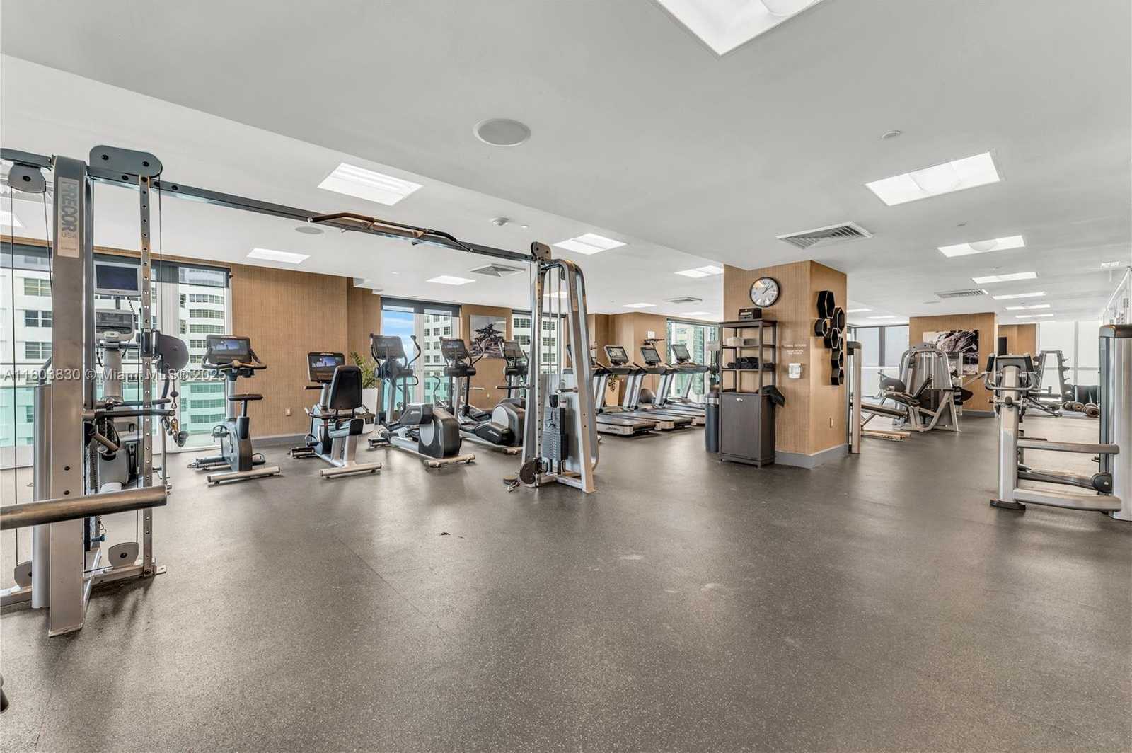 Small Image of 950 BRICKELL BAY DR #1108, Miami Number 13