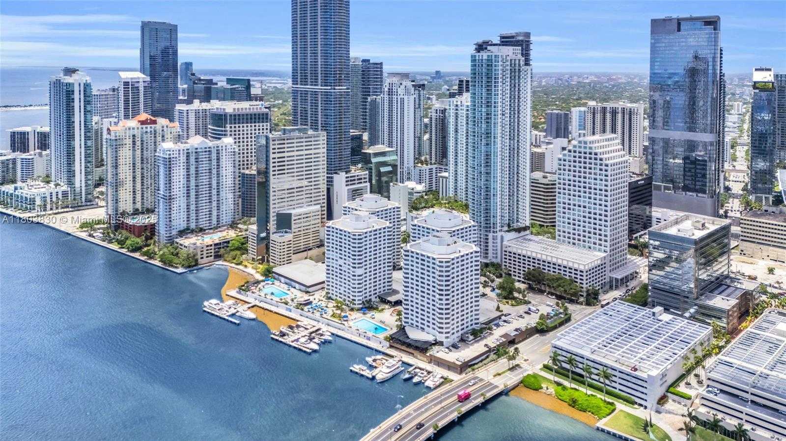 Small Image of 950 BRICKELL BAY DR #1108, Miami Number 20