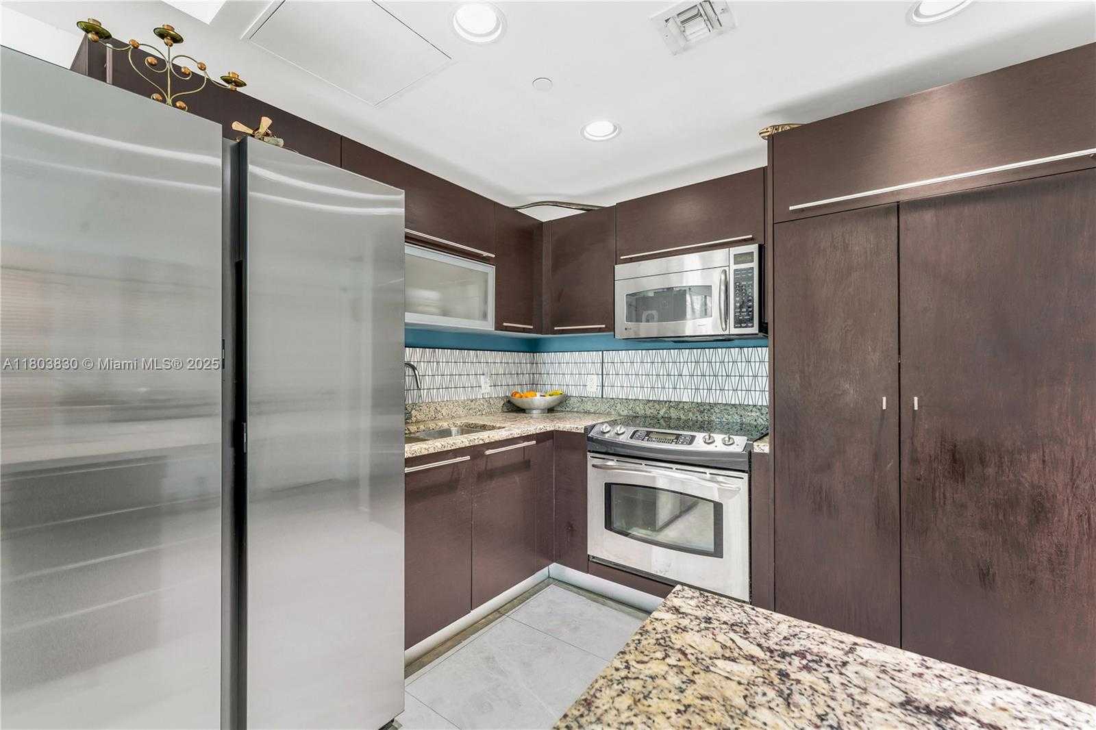 Small Image of 950 BRICKELL BAY DR #1108, Miami Number 4