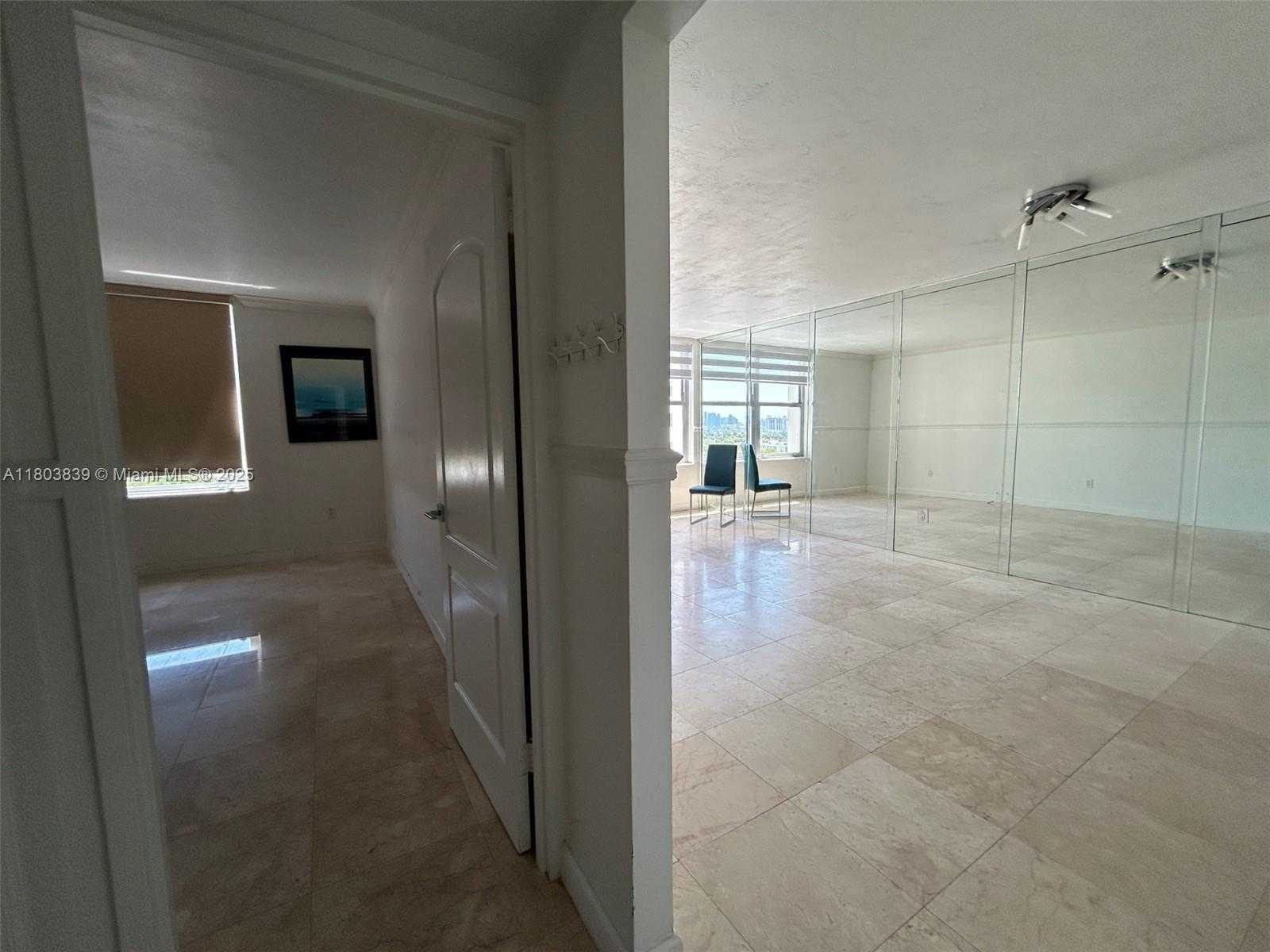 Small Image of 2899 COLLINS AVE #1538, Miami Beach Number 10