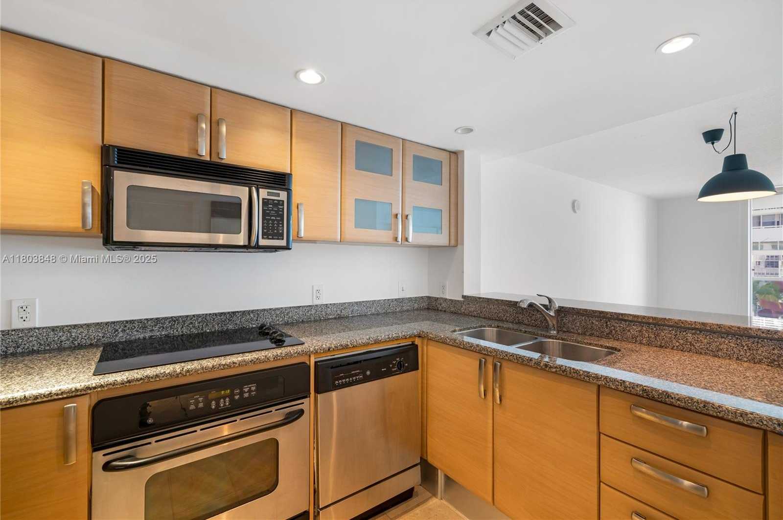 Small Image of 2101 BRICKELL AVE #1103, Miami Number 4