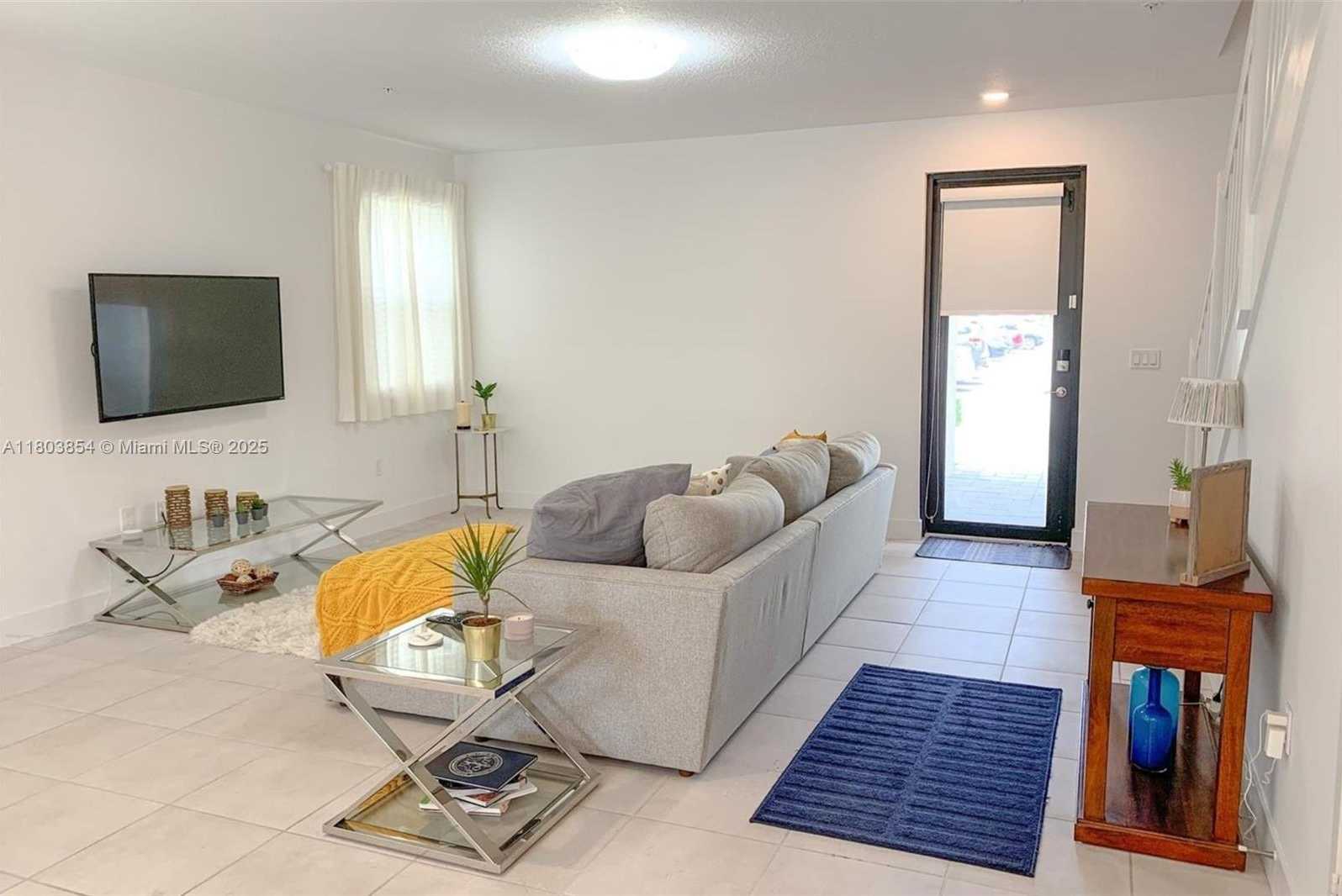 Small Image of 10431 NORTH WEST 82ND ST #8, Doral Number 3