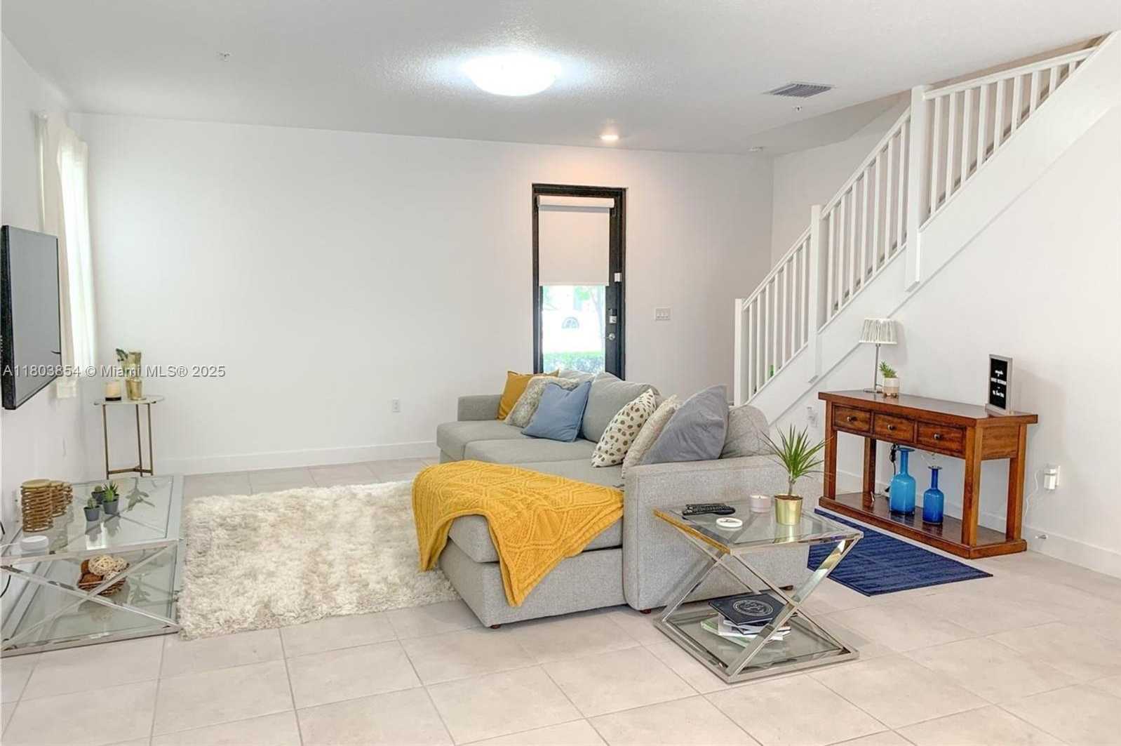 Small Image of 10431 NORTH WEST 82ND ST #8, Doral Number 4
