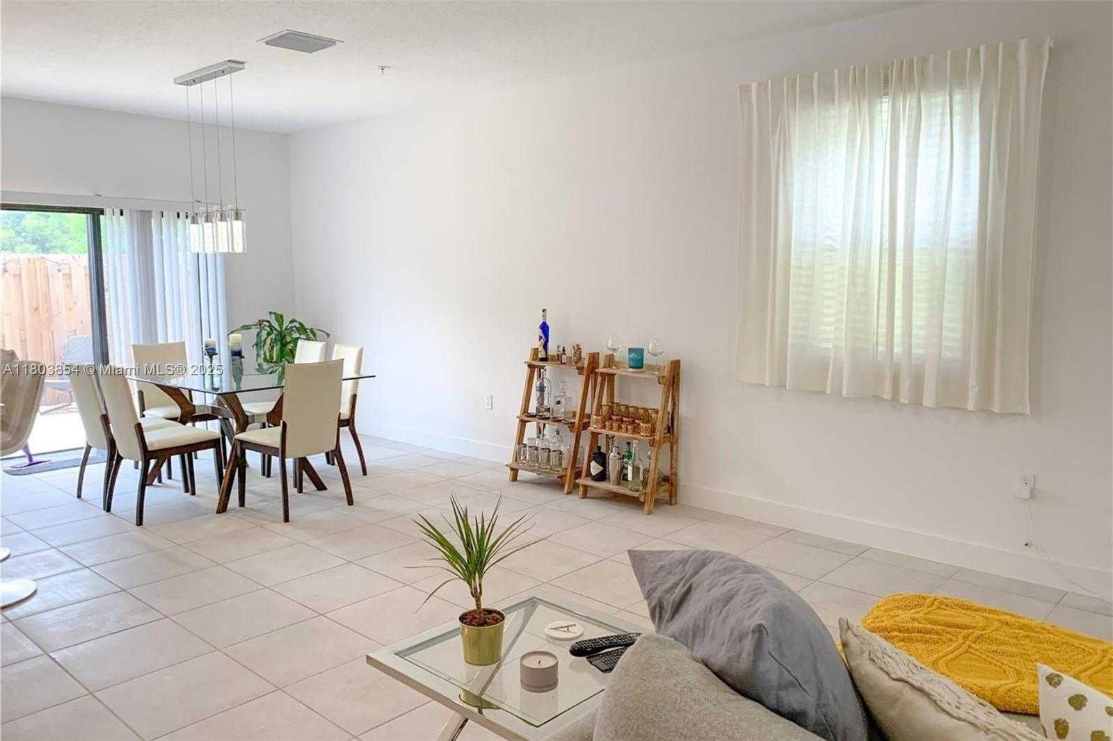 Small Image of 10431 NORTH WEST 82ND ST #8, Doral Number 5