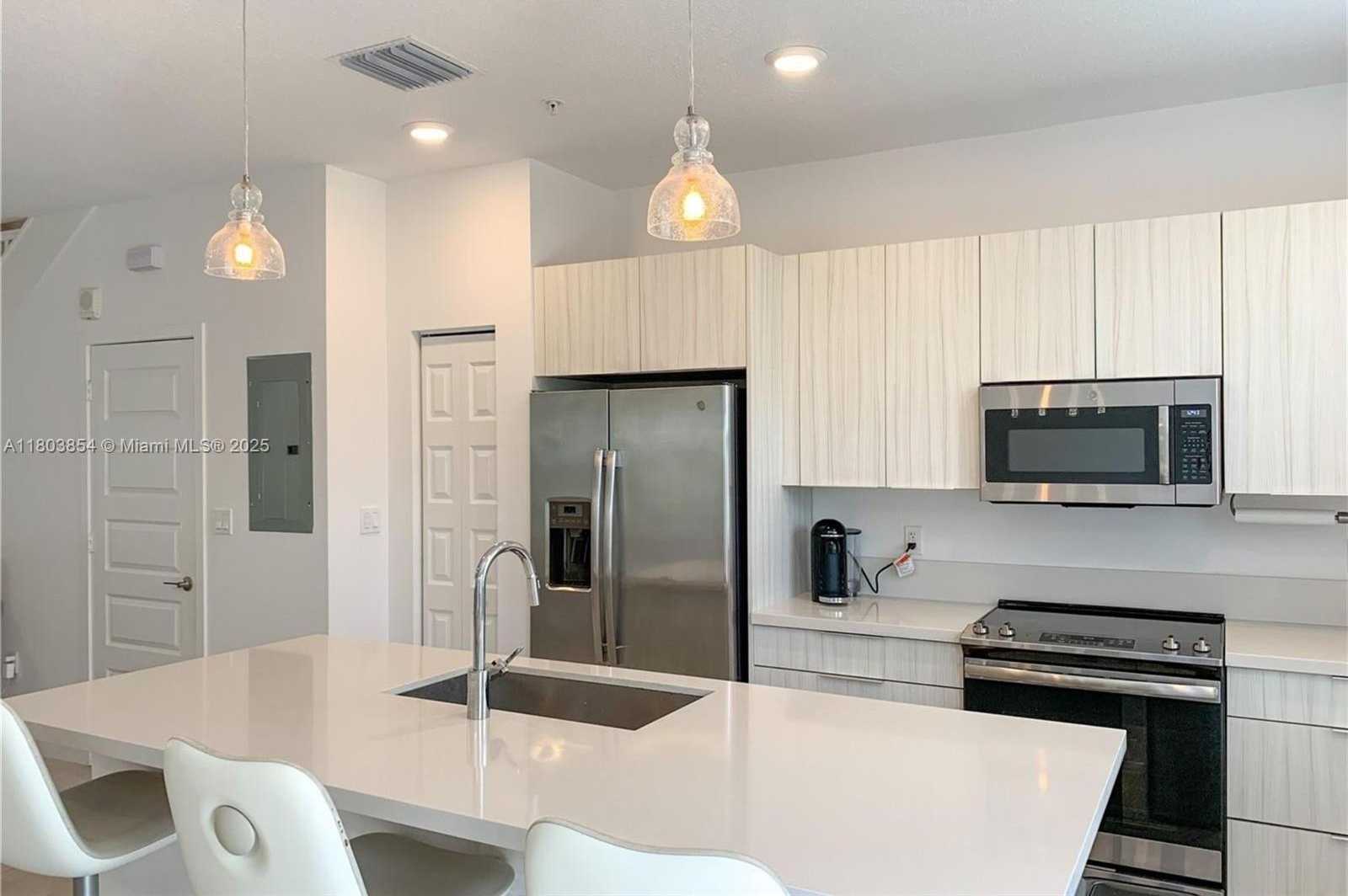 Small Image of 10431 NORTH WEST 82ND ST #8, Doral Number 7