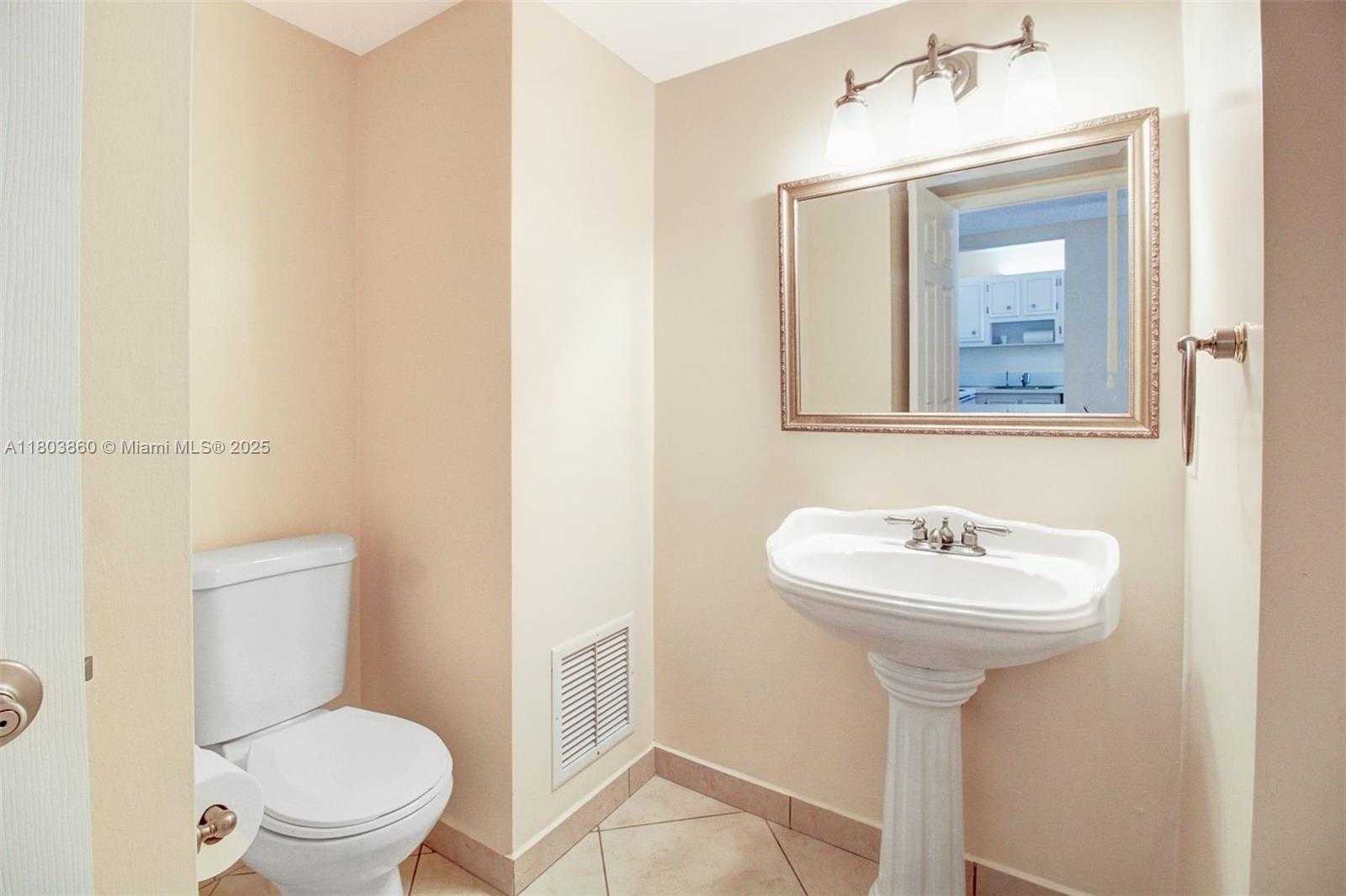 Small Image of 18011 BISCAYNE BLVD #1103, Aventura Number 10