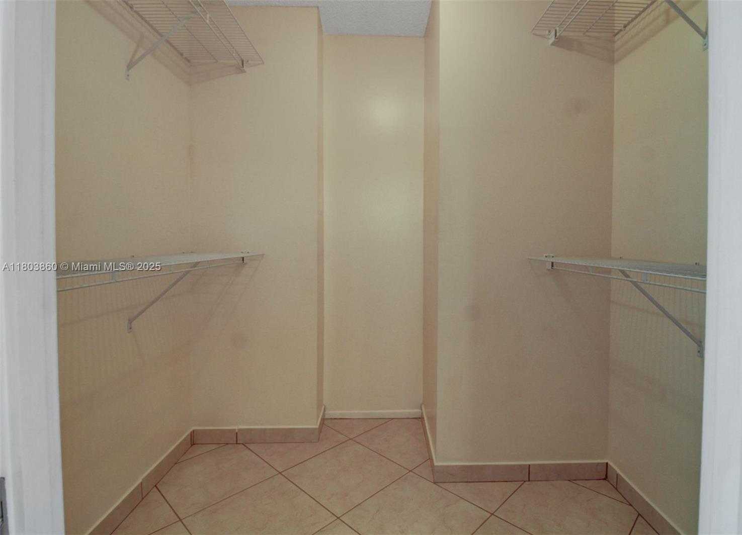 Small Image of 18011 BISCAYNE BLVD #1103, Aventura Number 18