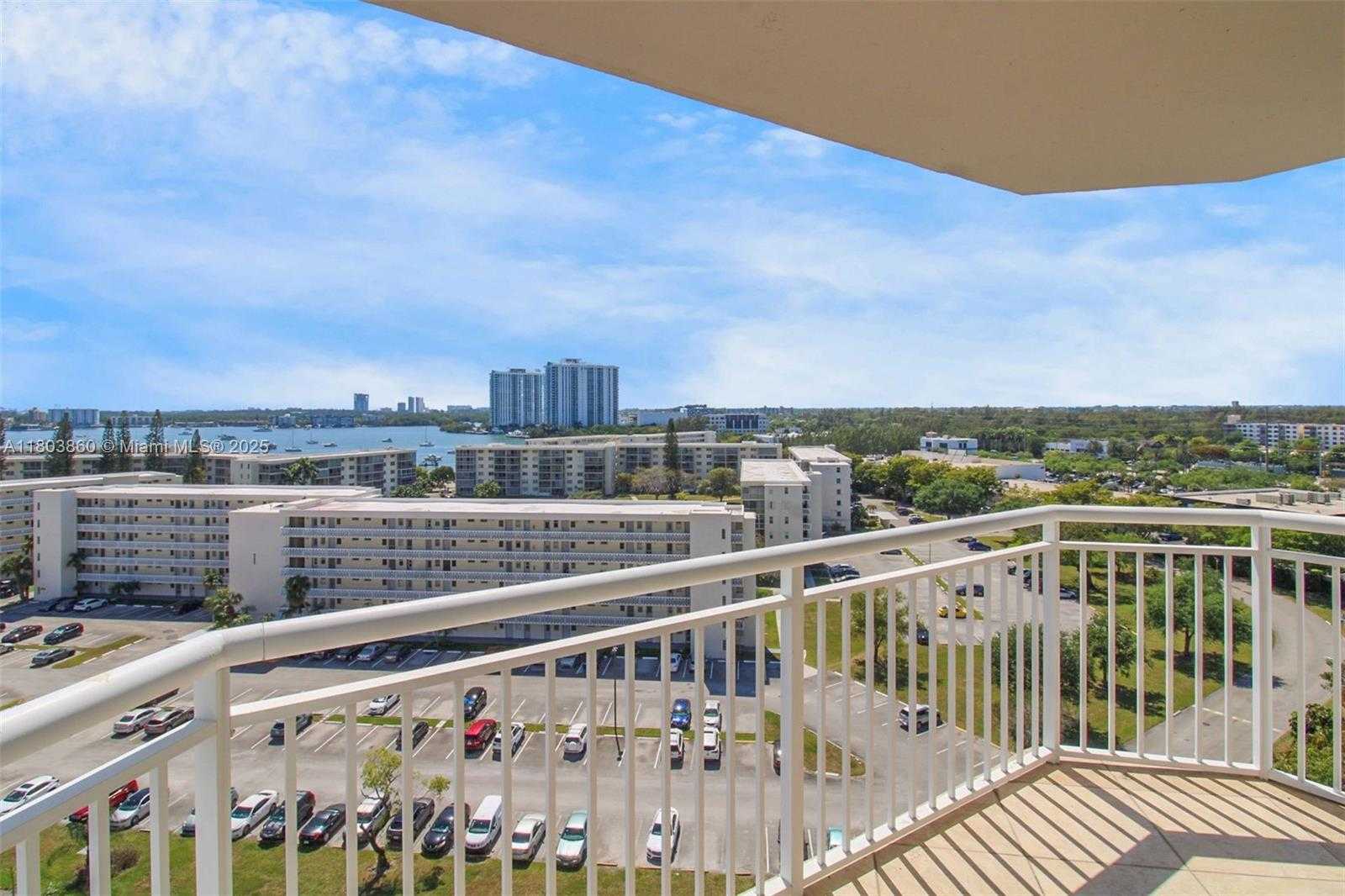 Small Image of 18011 BISCAYNE BLVD #1103, Aventura Number 3