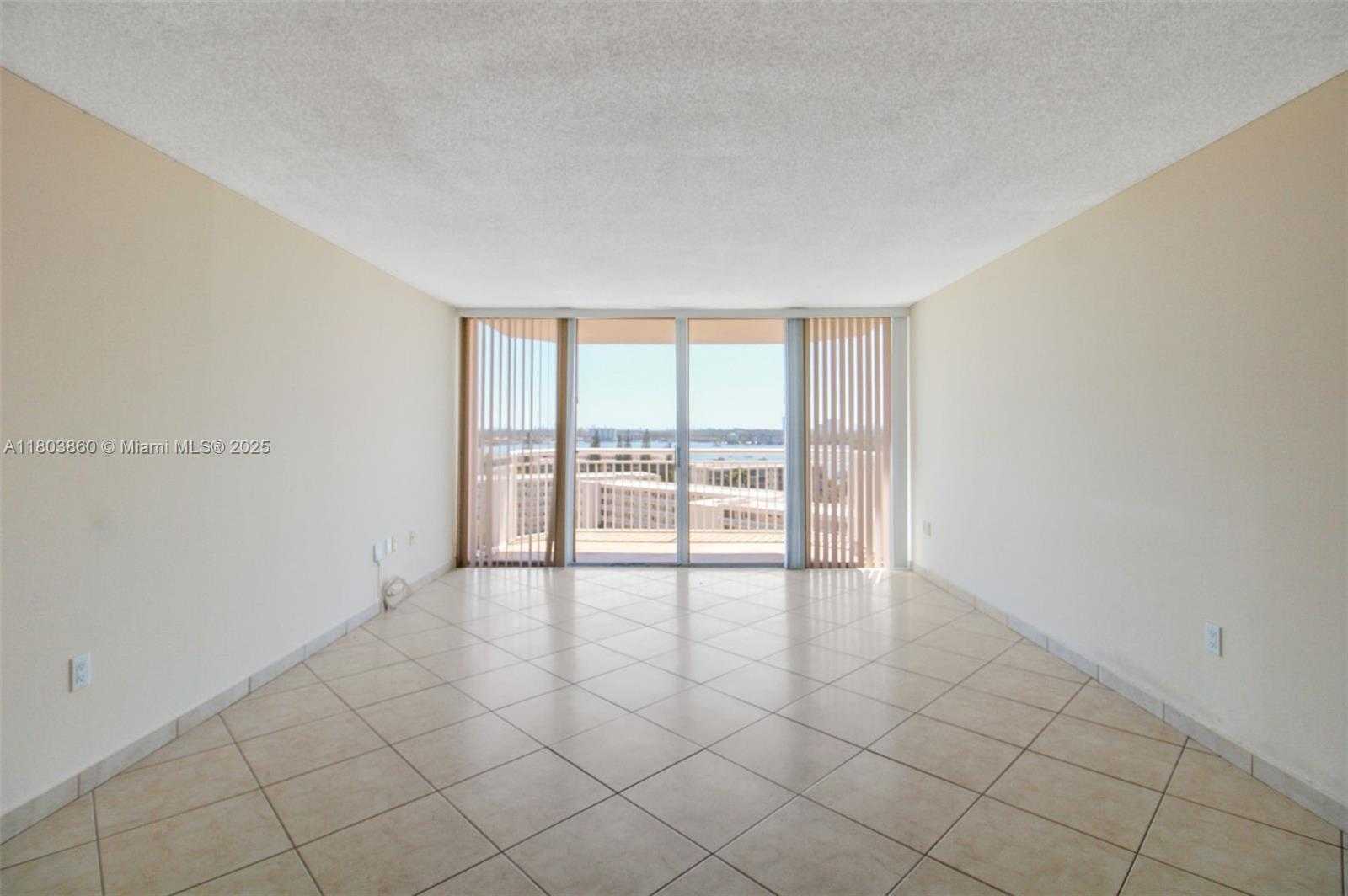 Small Image of 18011 BISCAYNE BLVD #1103, Aventura Number 9