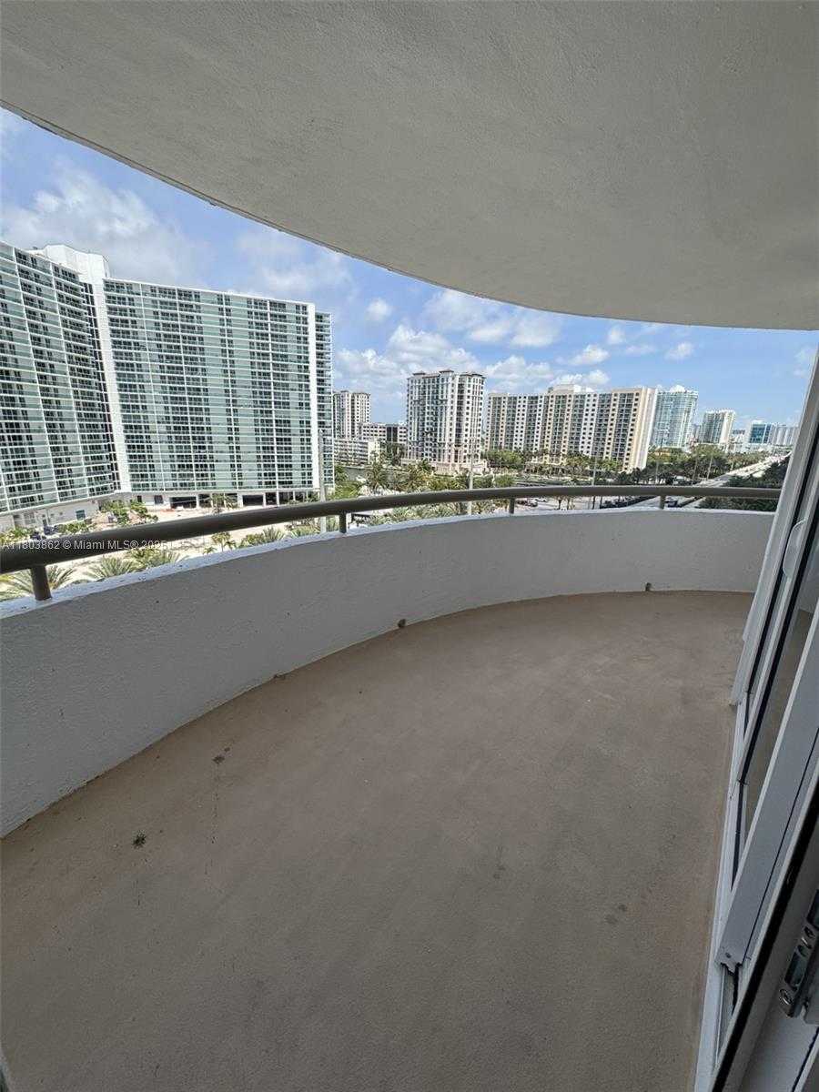 Small Image of 15645 COLLINS AV #901, Sunny Isles Beach Number 10