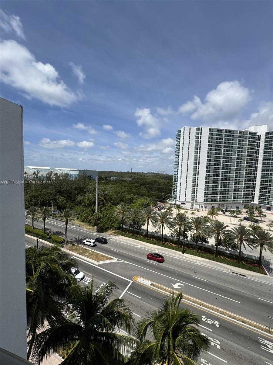 Small Image of 15645 COLLINS AV #901, Sunny Isles Beach Number 11