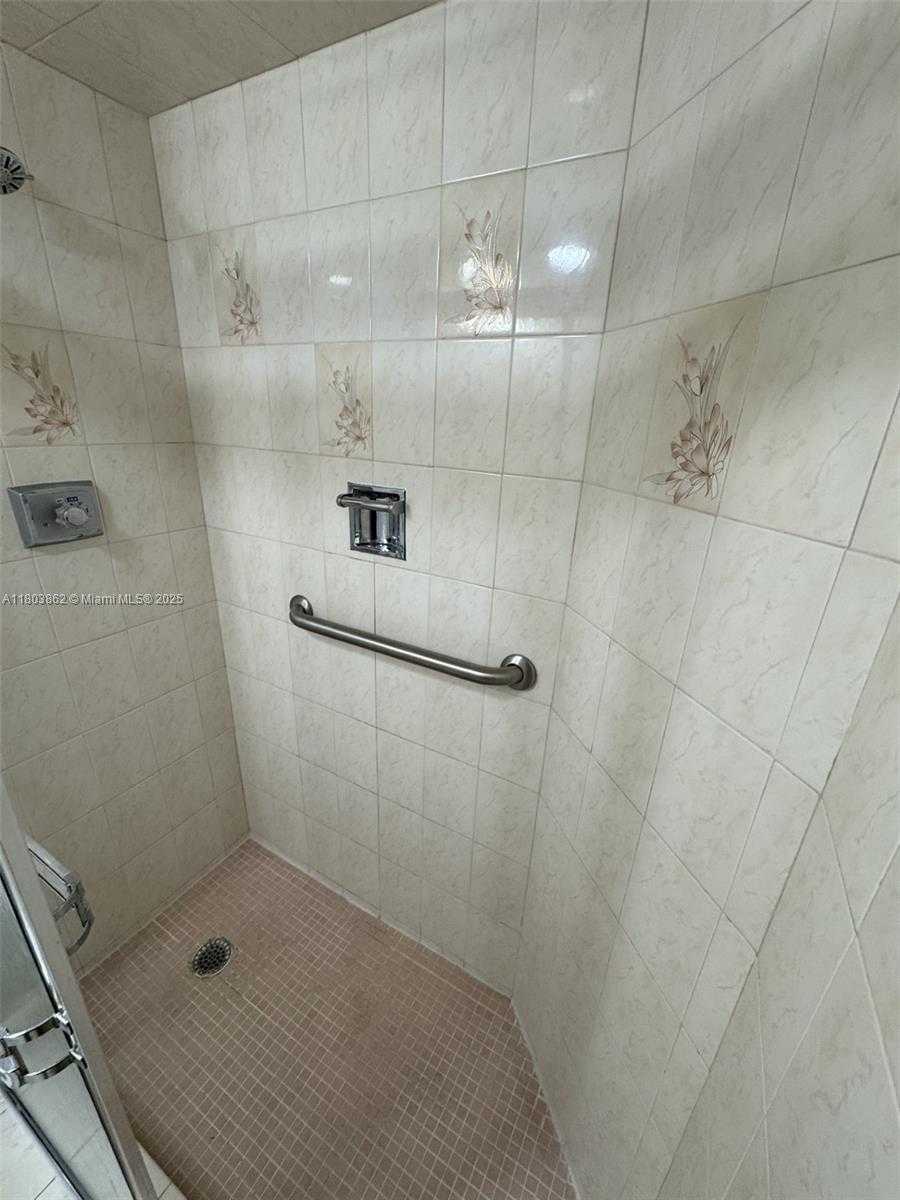 Small Image of 15645 COLLINS AV #901, Sunny Isles Beach Number 20