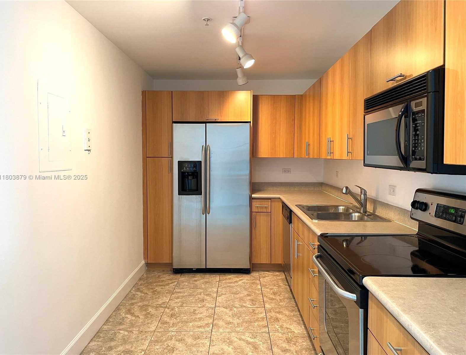 Small Image of 7501 EAST TREASURE DR #10C, North Bay Village Number 6