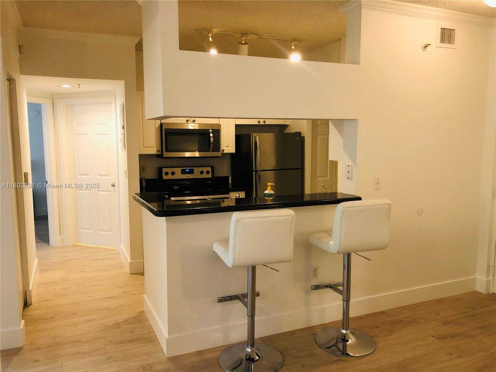 Small Image of 17100 NORTH BAY RD #1511, Sunny Isles Beach Number 10