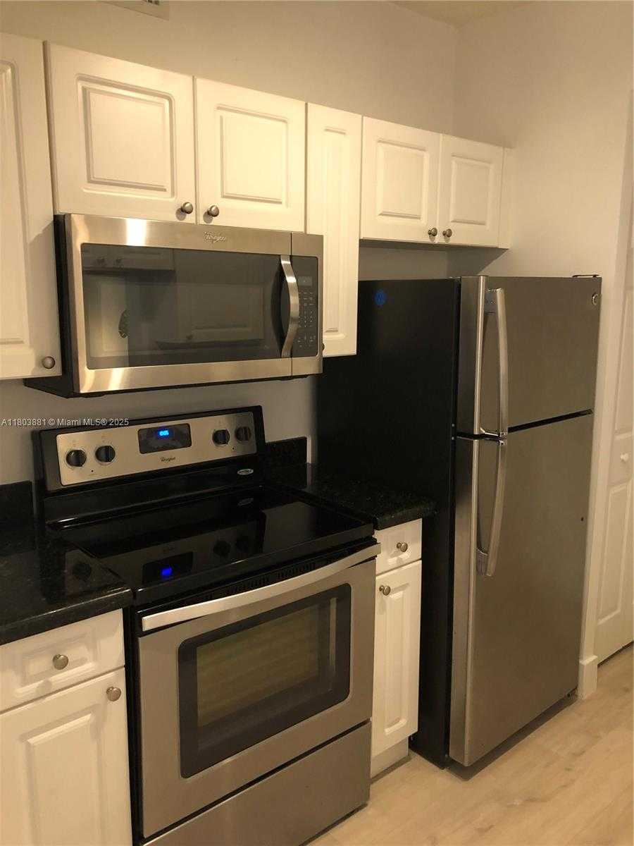 Small Image of 17100 NORTH BAY RD #1511, Sunny Isles Beach Number 12