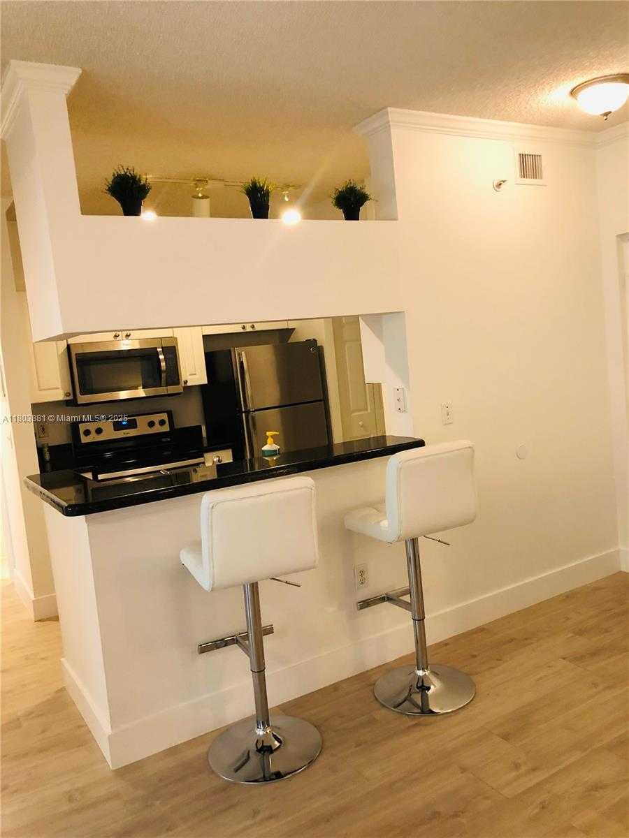 Small Image of 17100 NORTH BAY RD #1511, Sunny Isles Beach Number 14