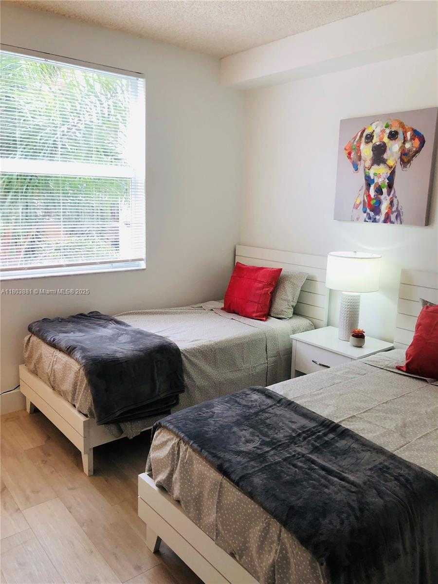 Small Image of 17100 NORTH BAY RD #1511, Sunny Isles Beach Number 16