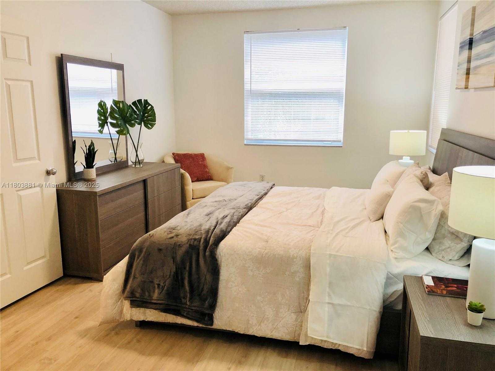 Small Image of 17100 NORTH BAY RD #1511, Sunny Isles Beach Number 21