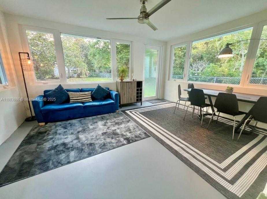 Small Image of 12530 NORTH EAST 4 AVE, North Miami Number 11