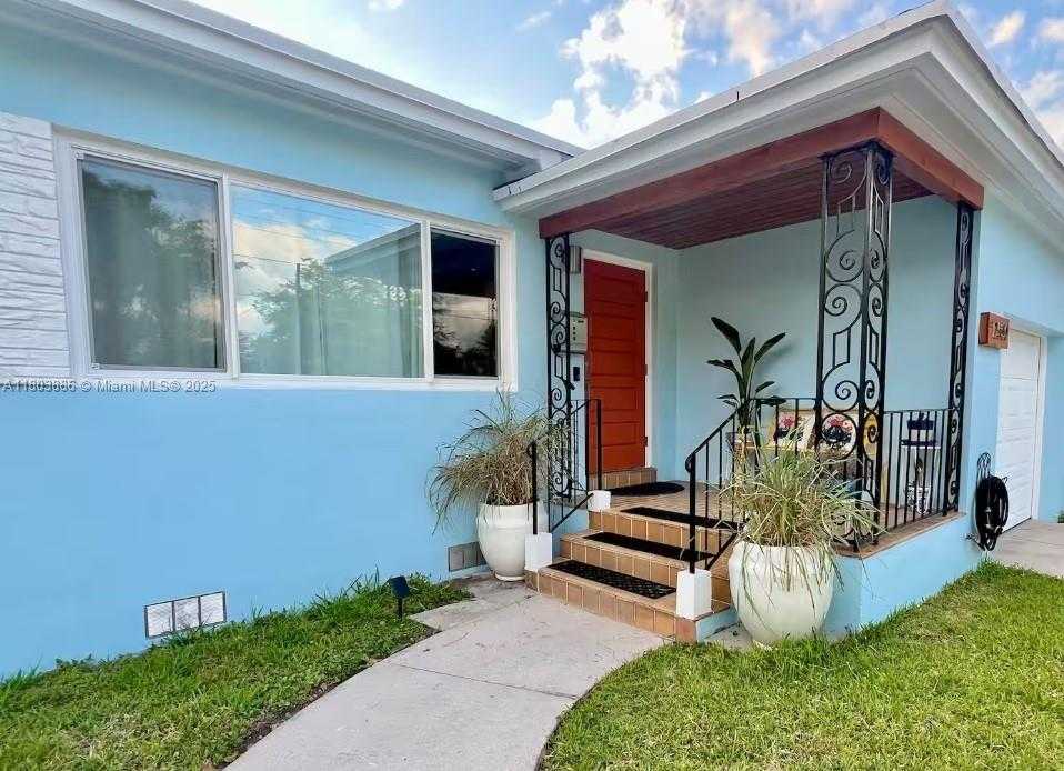 Small Image of 12530 NORTH EAST 4 AVE, North Miami Number 5