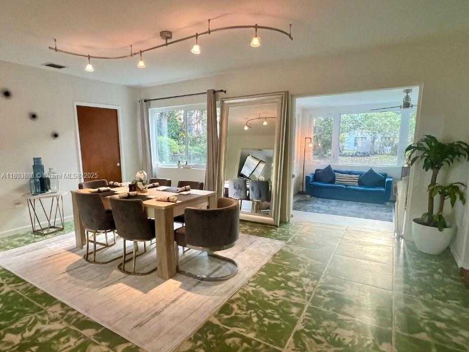 Small Image of 12530 NORTH EAST 4 AVE, North Miami Number 6