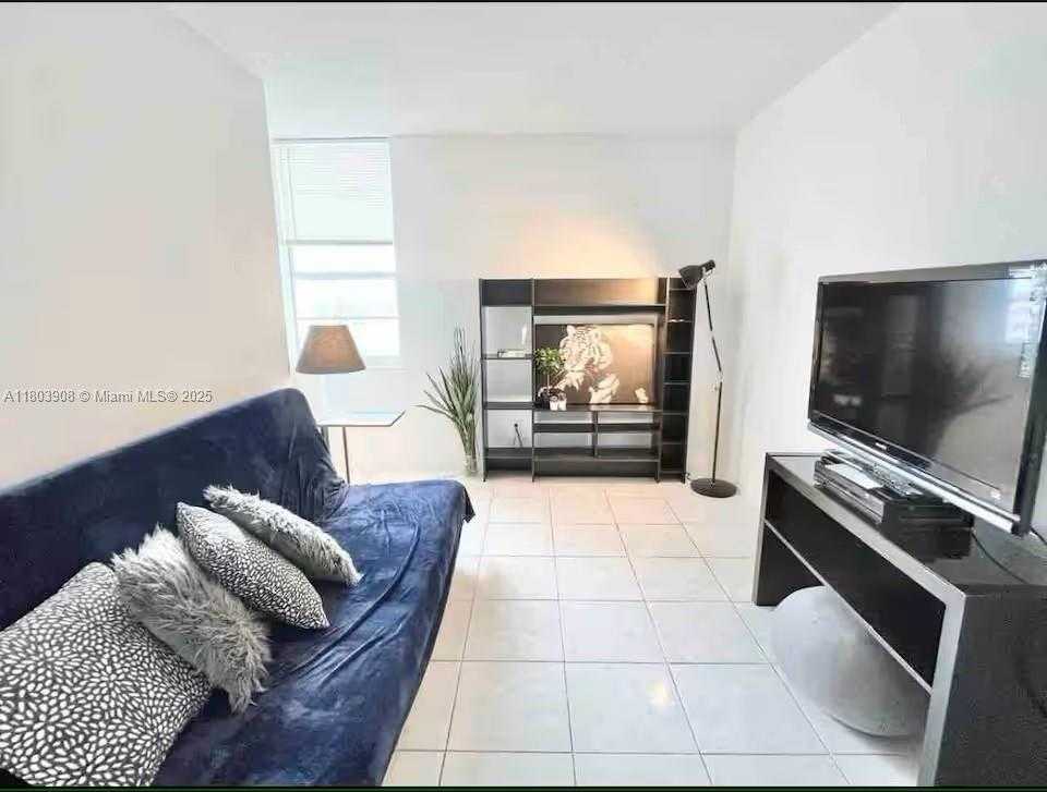 Small Image of 100 LINCOLN RD #1216, Miami Beach Number 2