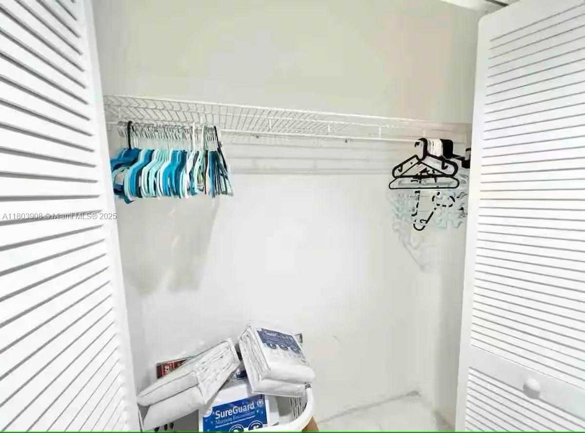 Small Image of 100 LINCOLN RD #1216, Miami Beach Number 5