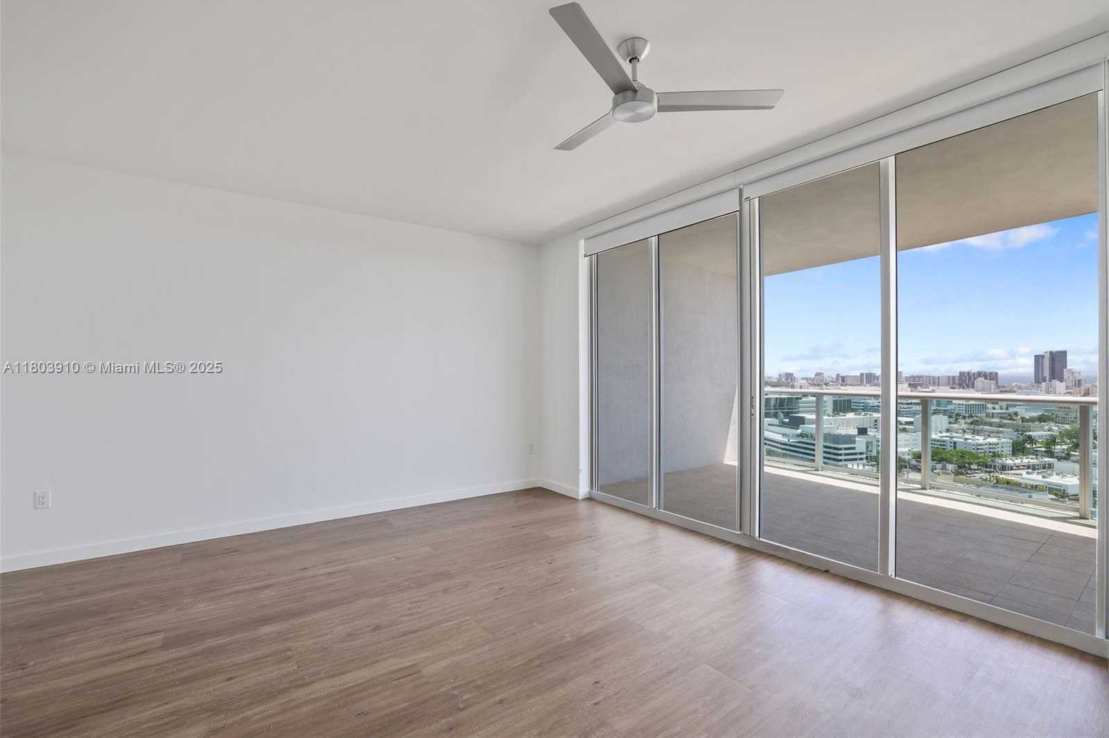 Small Image of 1500 BAY RD #C-0707, Miami Beach Number 15
