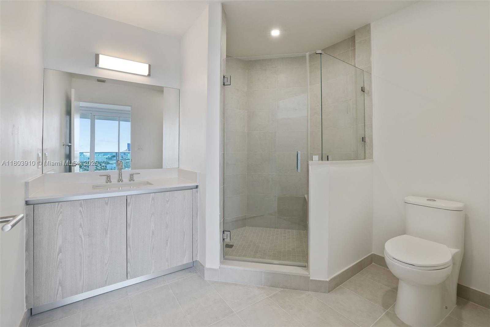 Small Image of 1500 BAY RD #C-0707, Miami Beach Number 18