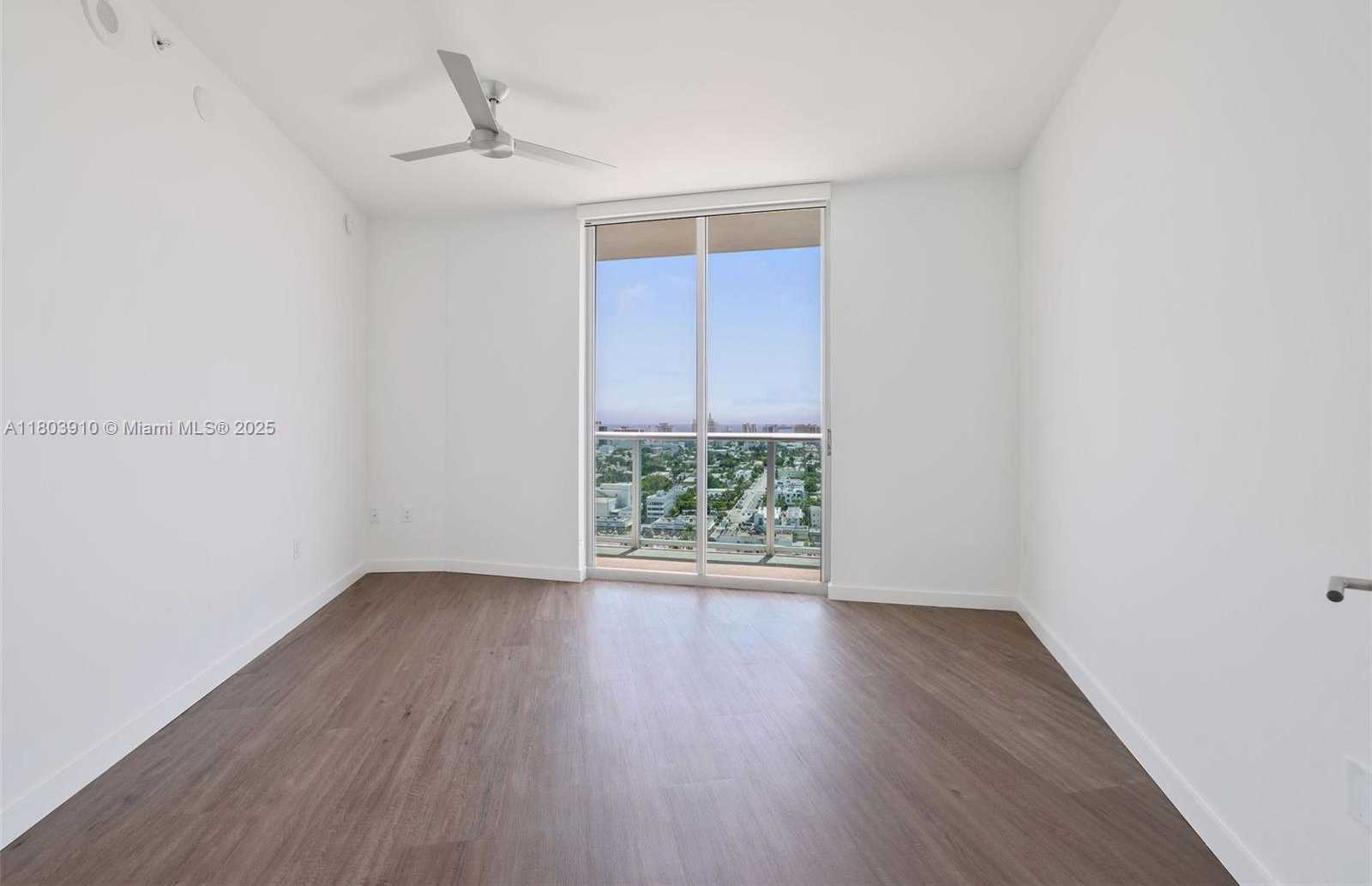 Small Image of 1500 BAY RD #C-0707, Miami Beach Number 21